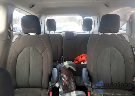 2017 Chrysler Pacifica Touring L из США, поврежденный, VIN 2C4RC1BG3HR823859